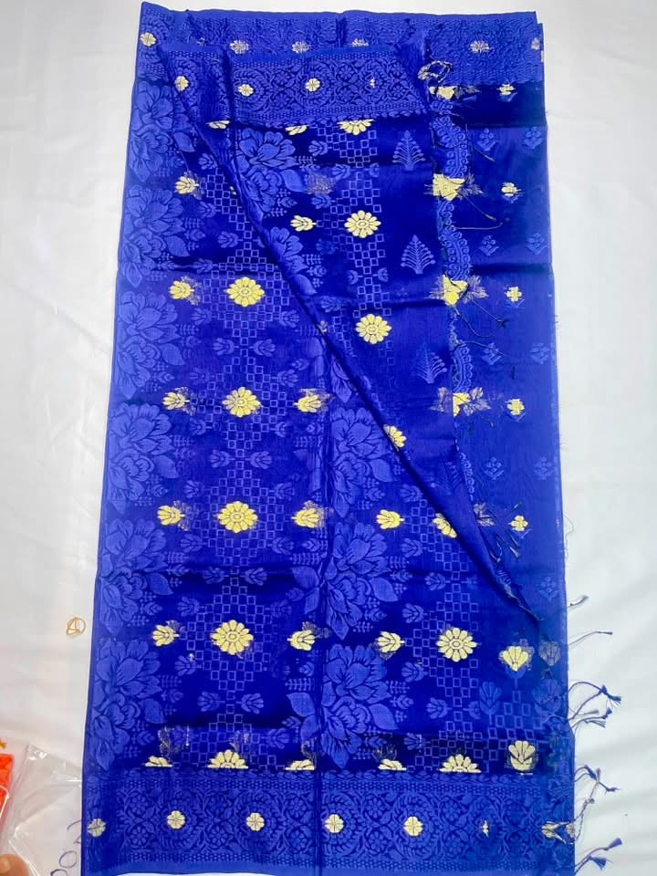 তাঁতের শাড়ি