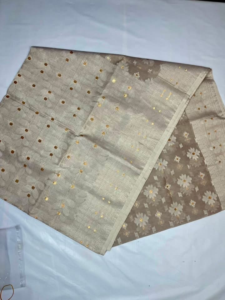 তাঁতের শাড়ি