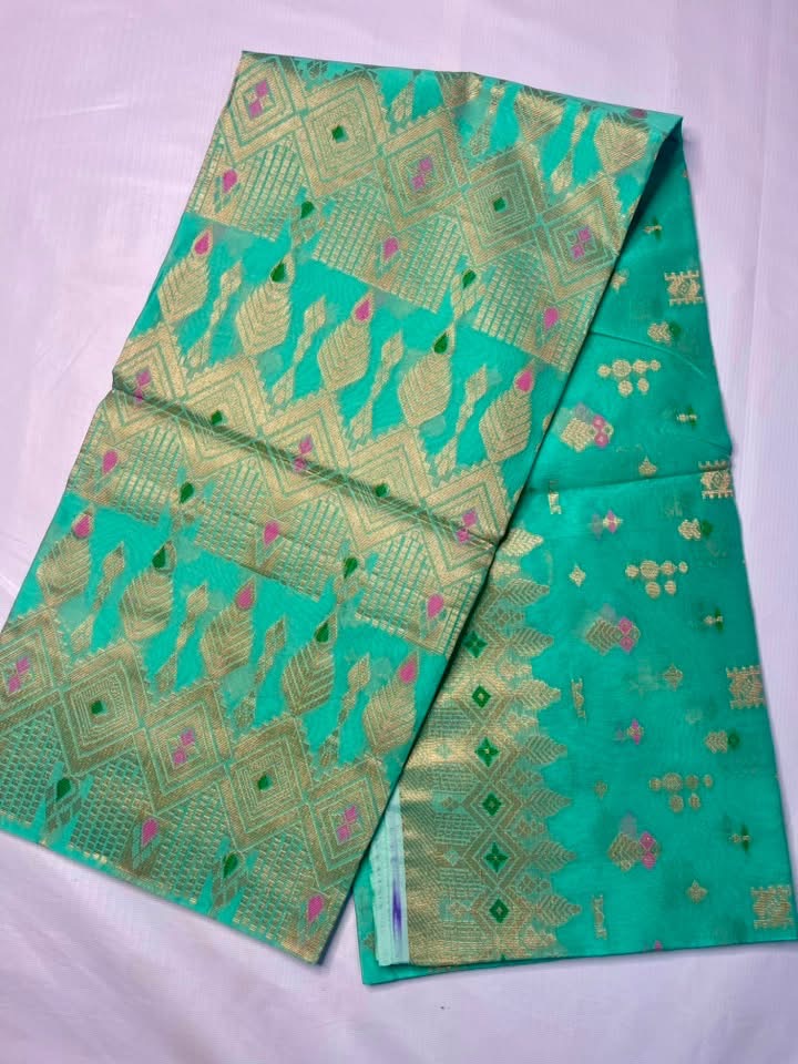 তাঁতের শাড়ি