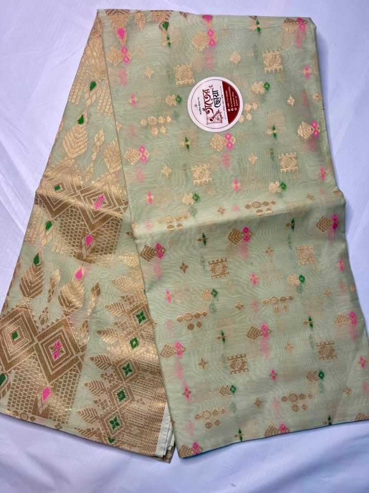 তাঁতের শাড়ি
